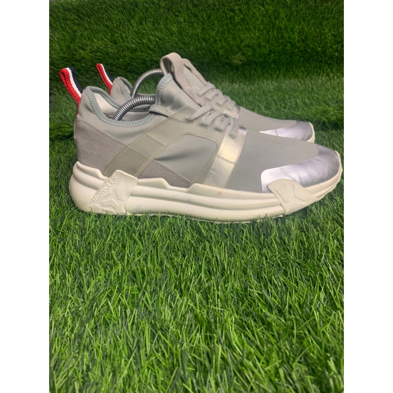 Sepatu Moncler Lunarove