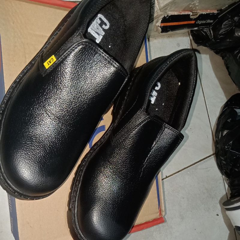 sepatu Septi cat