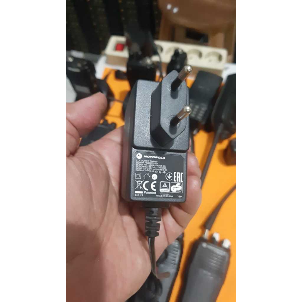 Adaptor Ht Motorola Apasaja Motorola Cp1660 Motorola Xir P6620 dan setaranya Original Power Supply M