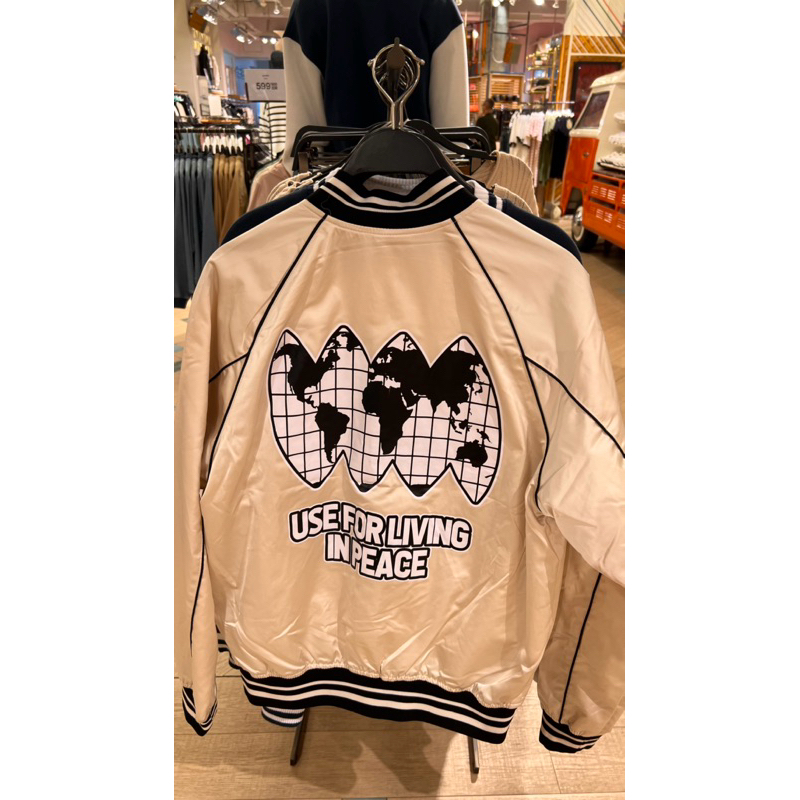 jaket varsity pull and bear