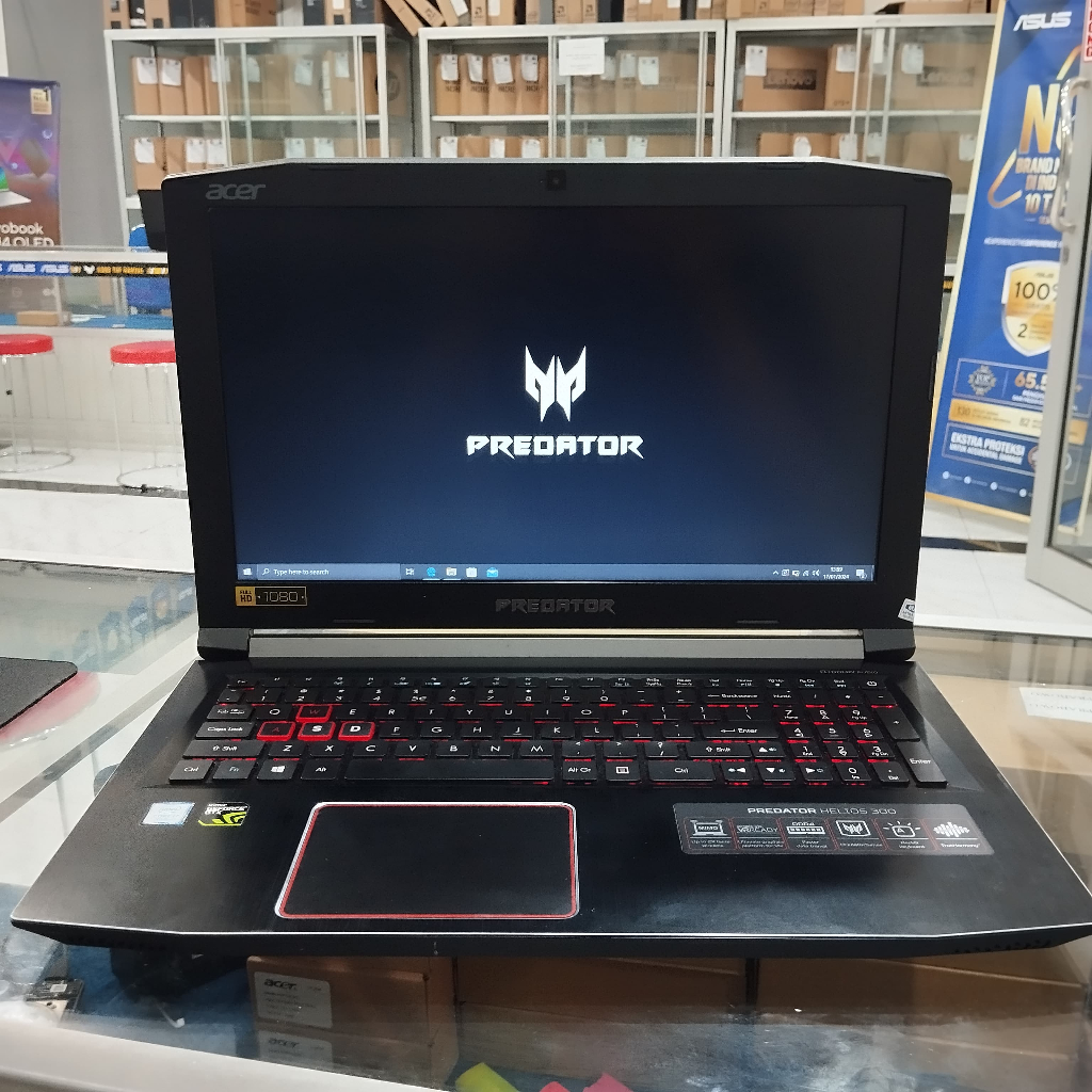 Laptop Gaming Acer Predator Helios 300 Core i7 gen 7 RAM 16GB SSD 256GB Nvidia GTX1060 6GB GDDR5