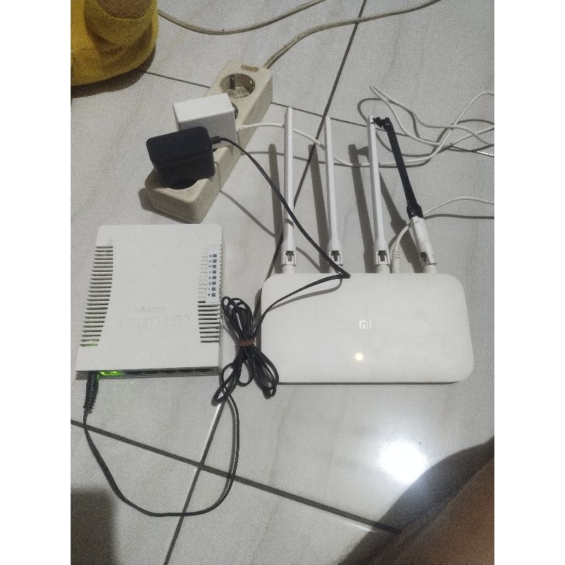 router mikrotik rb750gr2