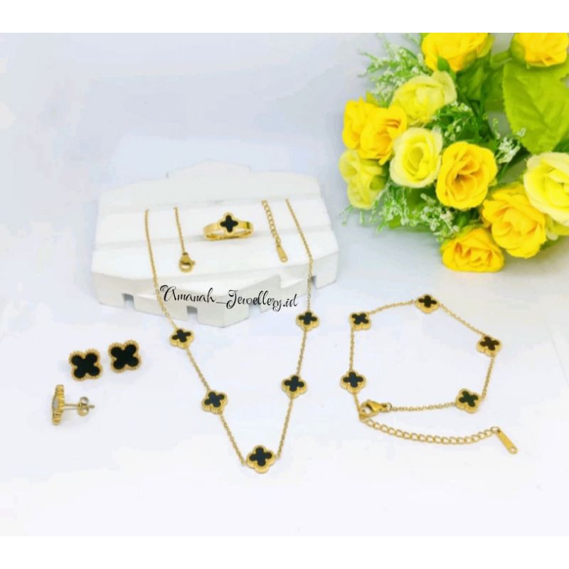 Set Titanium lengkap Clover hitam Gerigi  kalung, Gelang, anting ,cincin Bolak Balik Anti Karat &Ant