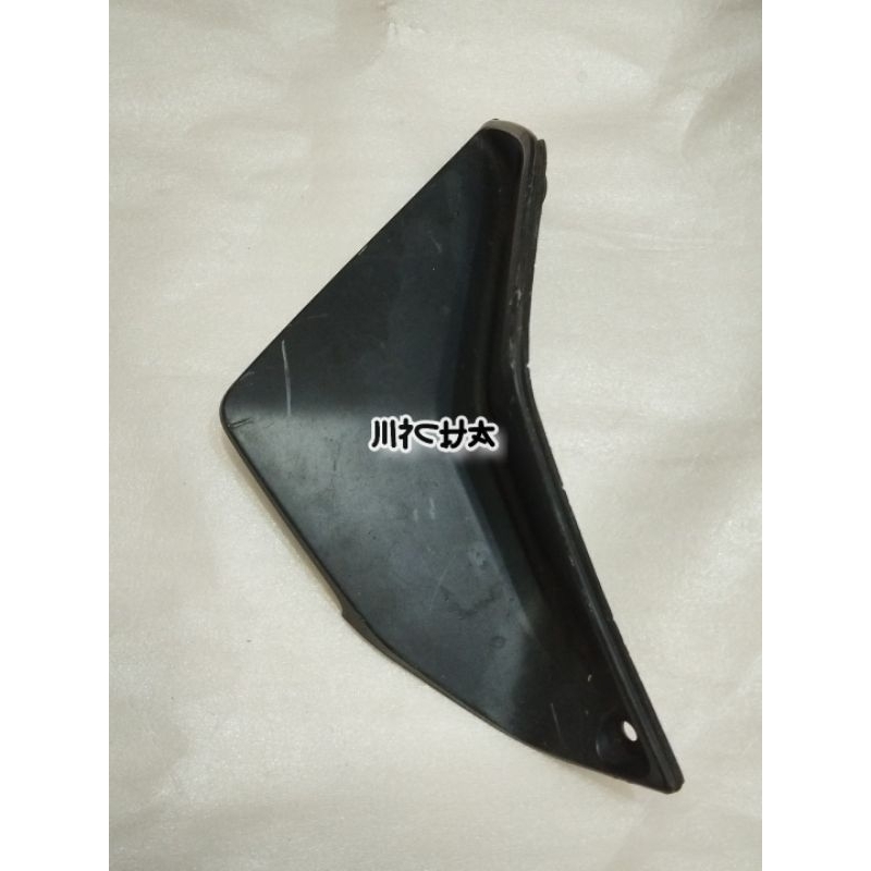 tebeng sayap kiri tengah Louvre L Honda supra x 125 helm in original 64455-KYZ-900