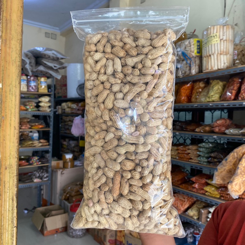 

Kacang Kulit Asin Gurih isi 800gr