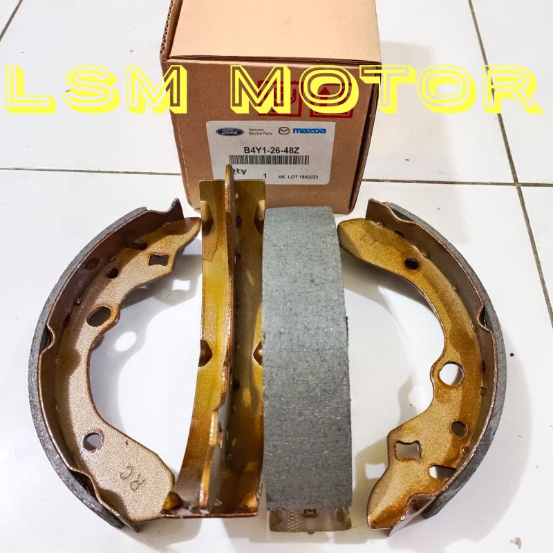 brake shoe kampas rem belakang Ford laser