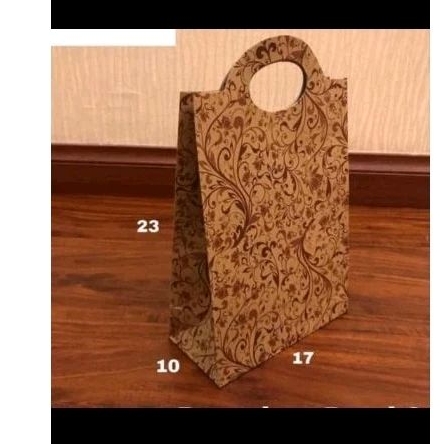 

Paperbag Motif Pound 2|Goddiebag Kertas Model Pound 2 Ukuran 17x10x23cm