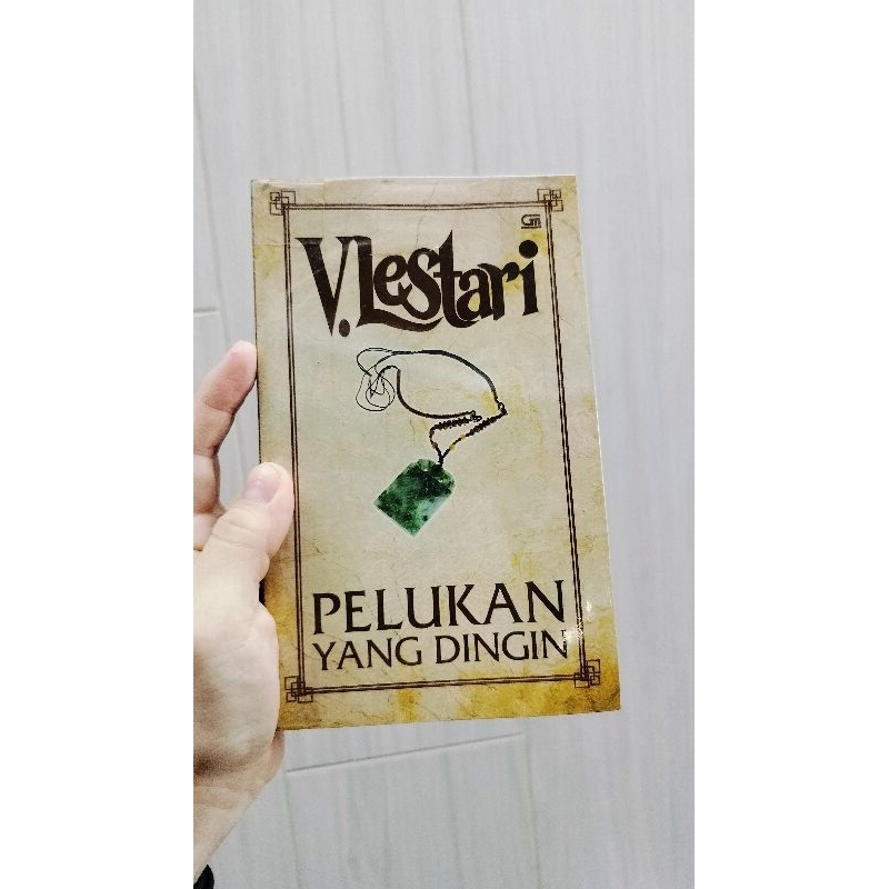 PRELOVED NOVEL BEKAS MEDAN PELUKAN YANG DINGIN V. LESTARI