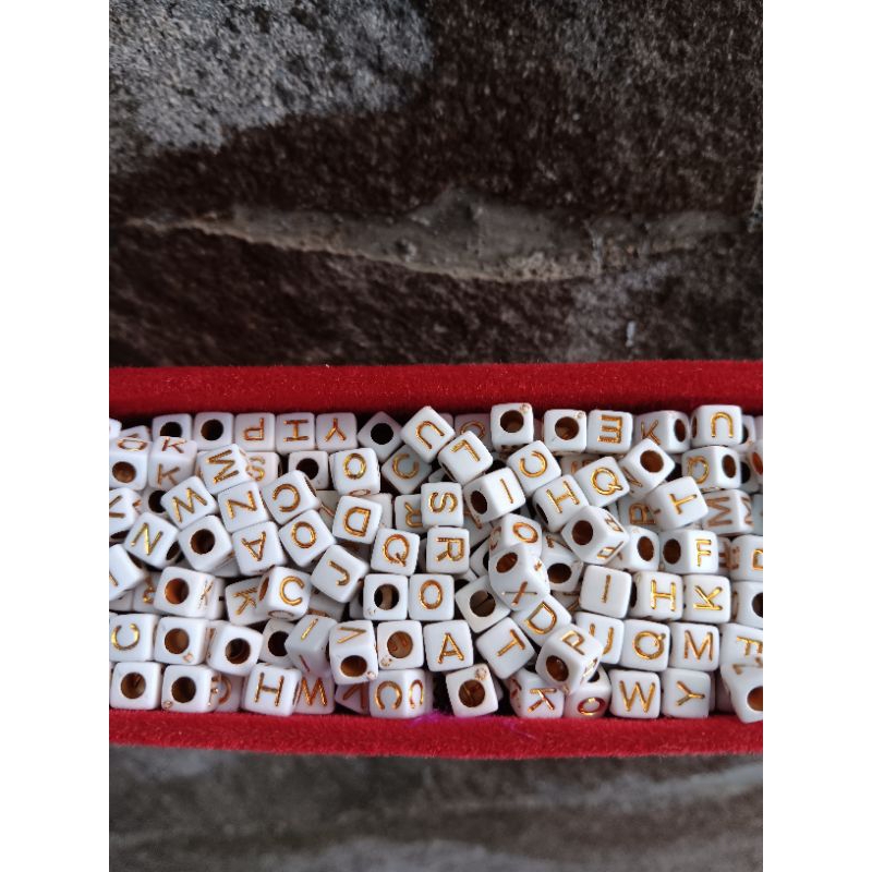 Manik Huruf Kotak (Bisa Pilih Huruf)