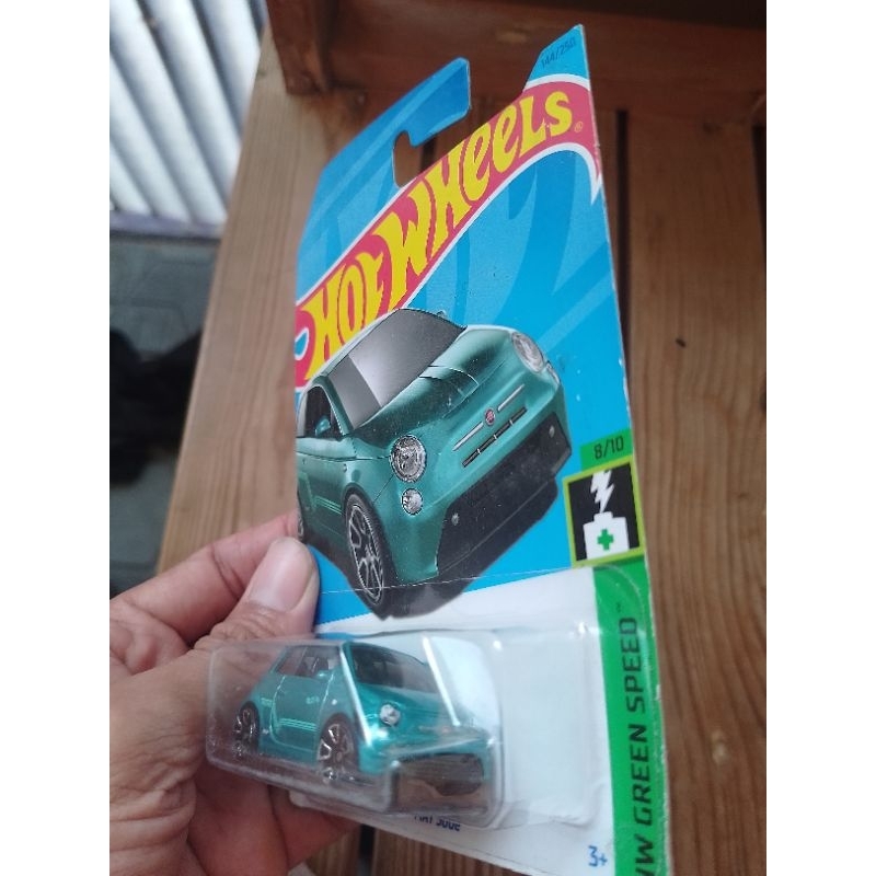 hotwheels FIAT 500e