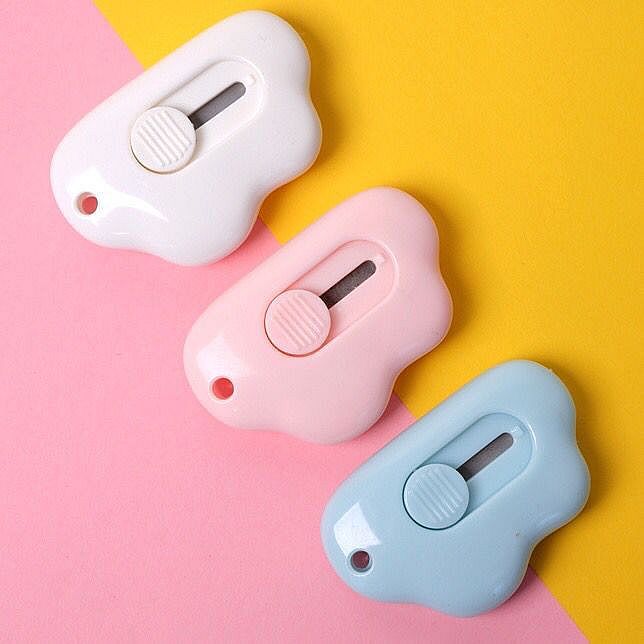 

CUTTER MINI AWAN/ PISAU CUTTER LUCU PEMBUKA PAKET WARNA RANDOM