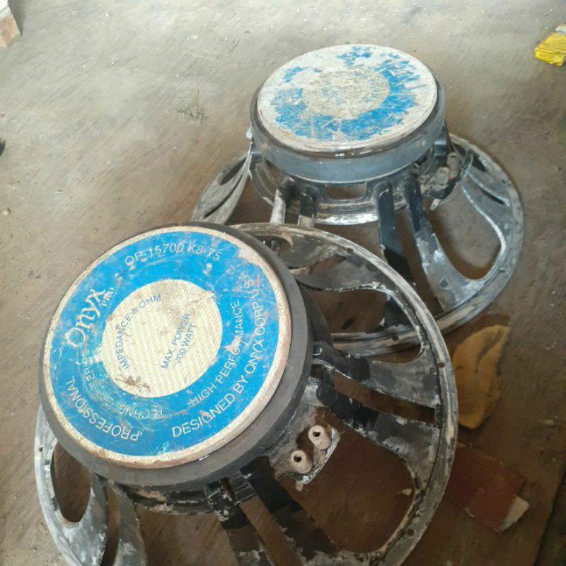 Rangka speaker bekas 15 inch spul 3 inch 2 buah (sepasang)