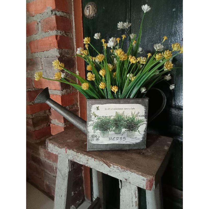 vas kaleng/emrat kaleng/emrat/vas bunga kaleng/pot kaleng vintage/pot rustic/dekorasi/pot bunga/paja