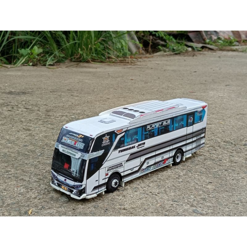 PAPERCRAFT BUS TUNGGAL JAYA "ONE PIECE"