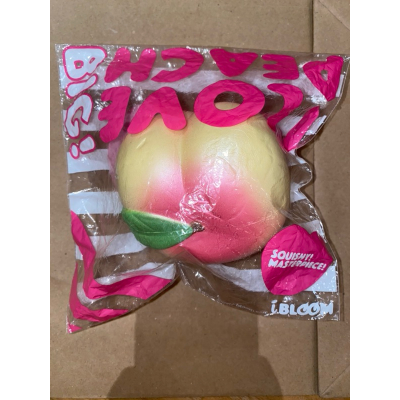 [FLASH SALE SQUISHY] JUMBO PEACH BY IBLOOM (LICENSED AND RARE)