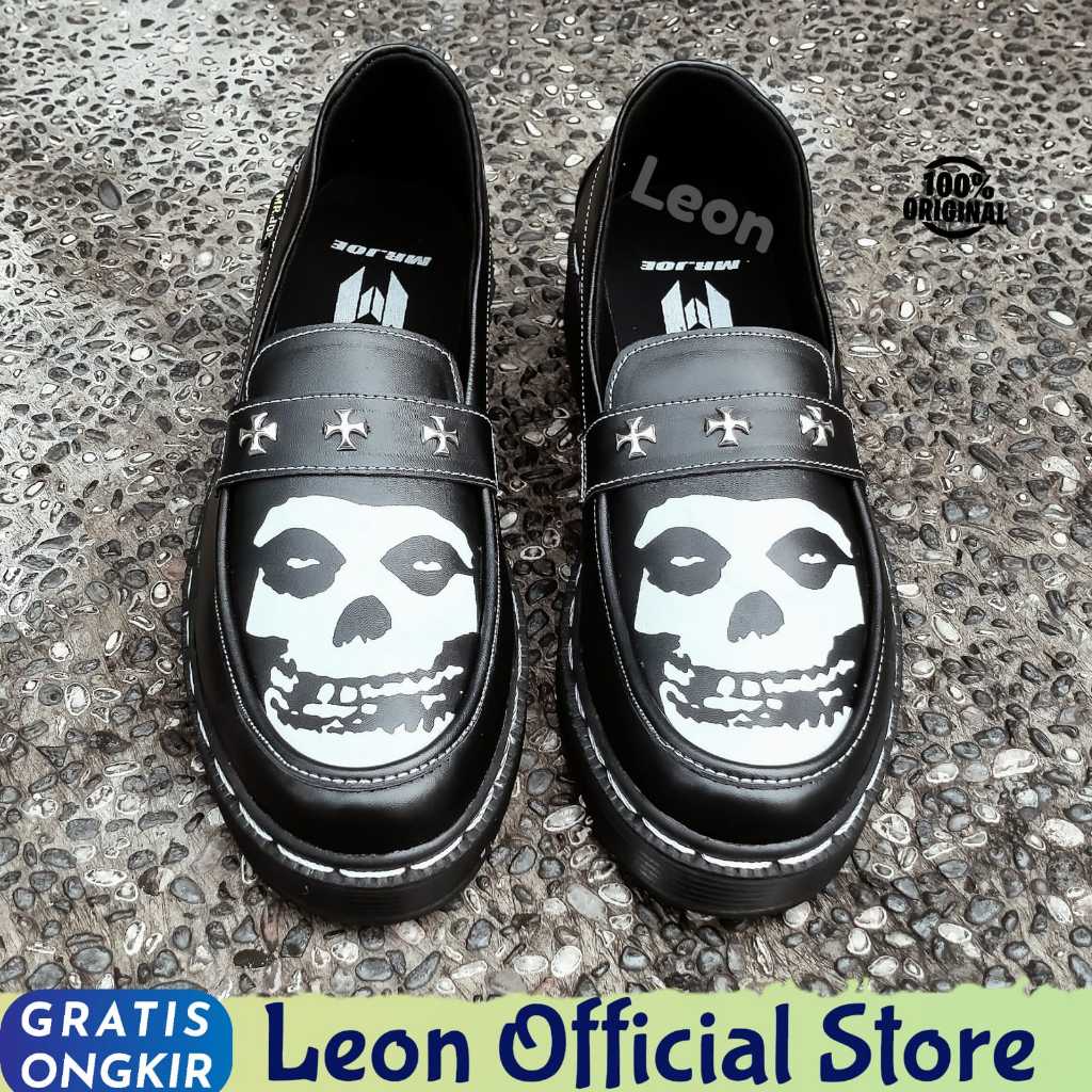 Leon Spiegel Sepatu Slip On Loafers Formal Hitam Pria Pantofel Docmart Spikes Misfits Anime Casual K