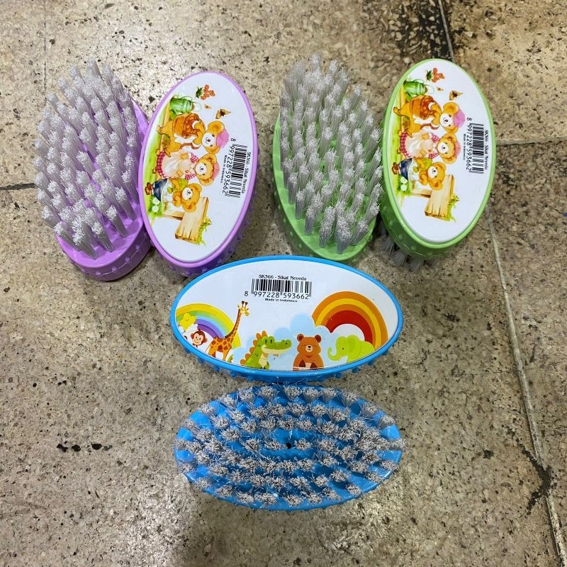 ￼Nagata Sikat Baju Oval Sikat Plastik Sikat Oval NGT-0804