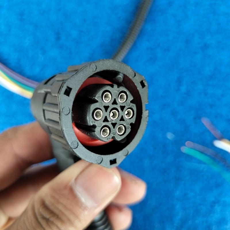 Soket Stoplamp Lampu Belakang Truk Volvo 1pcs