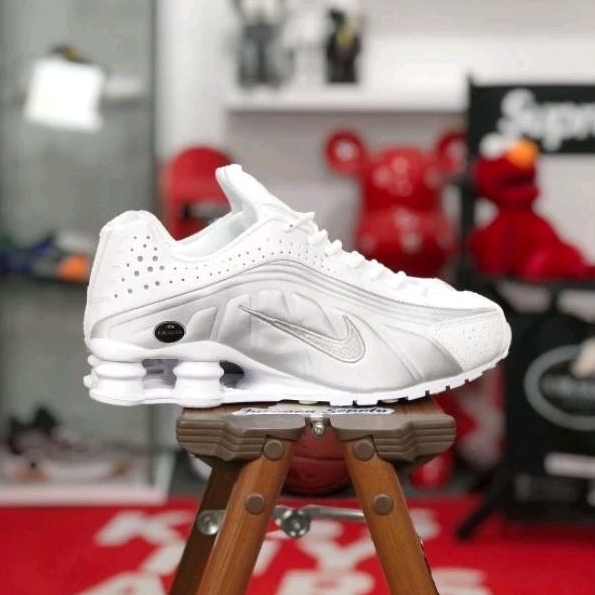 Nike Shox R4 "White/Metallic Silver"