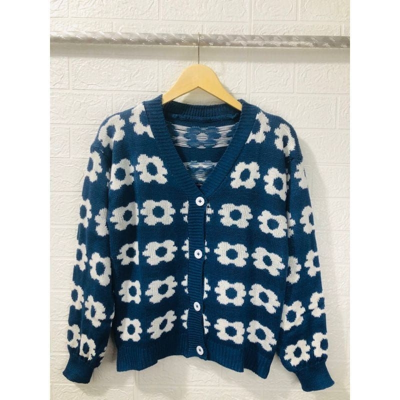 Cardigan outer rajut bunga bunga