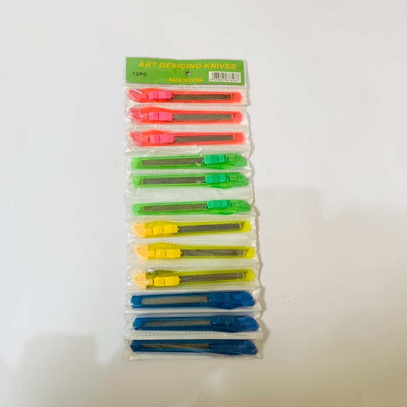 

Cutter Kecil Warna Warni Renteng (12 Pcs)