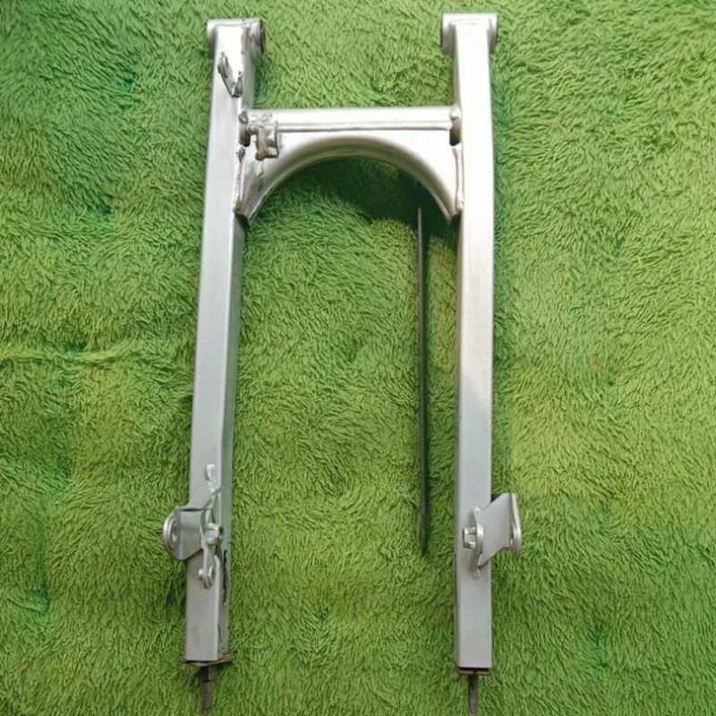 Swing Arm Sasis Lengan ayun capit udang Jupiter z1 jupiter Z robot / Original (Seken)
