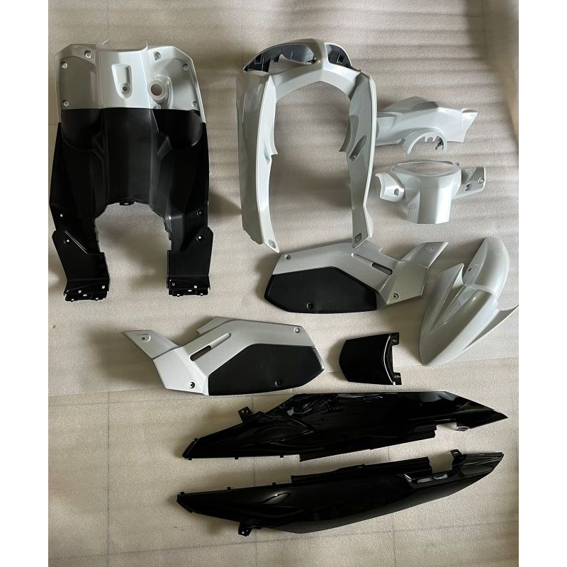 Body Halus Nouvo Z Putih Hitam Original Yamaha Cover Body Nouvo Z Putih Hitam Original