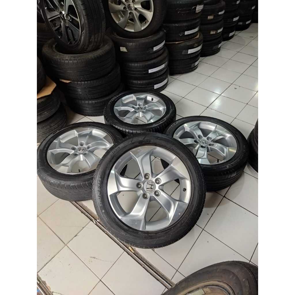 velg mobil bekas HRV ring 17 pcd 5x114,3 buat inova odisey strem brv