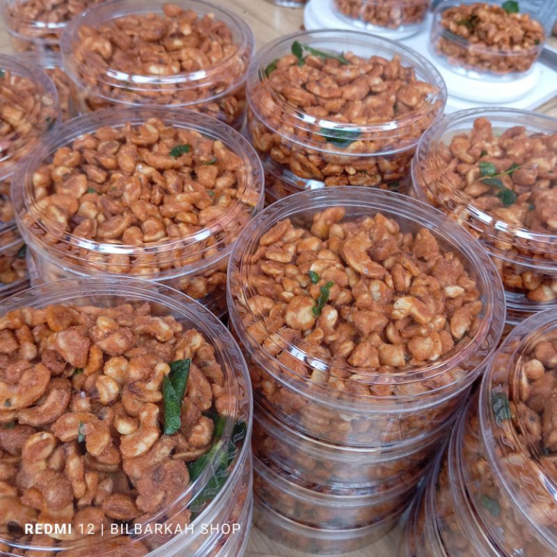 

Kacang Mete Pecahan Matang Pedas thailand crispy 200gr Kemasan Toples