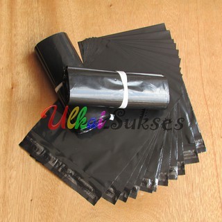 

Plastik Packing Baju Kantong Polymailer Olshop Glossy A 30x50 Isi 50 pcs Lembar Lem Perekat Premium Tebal Termurah Bukan ECO