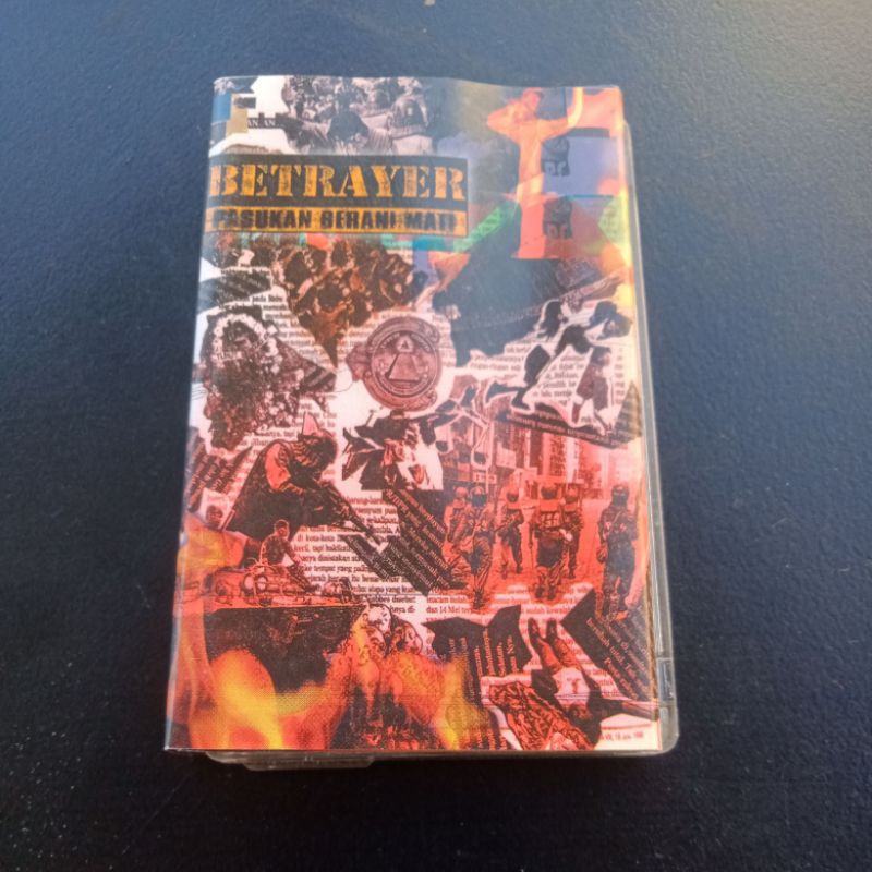 Kaset Pita Betrayer - Pasukan