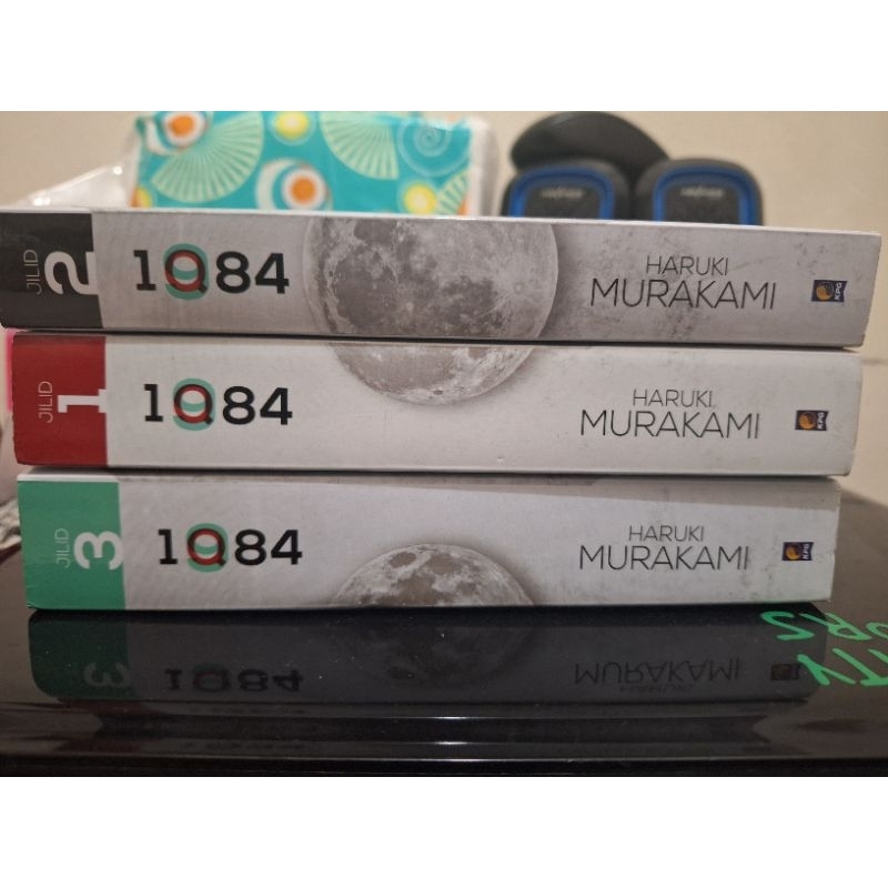 1Q84 - Haruki Murakami (Preloved)