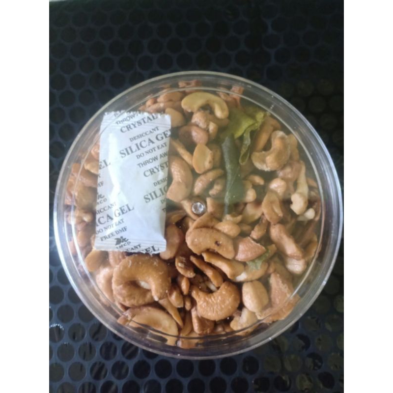 

kacang Mede Patahan Matang 250 GRAM TOPLES