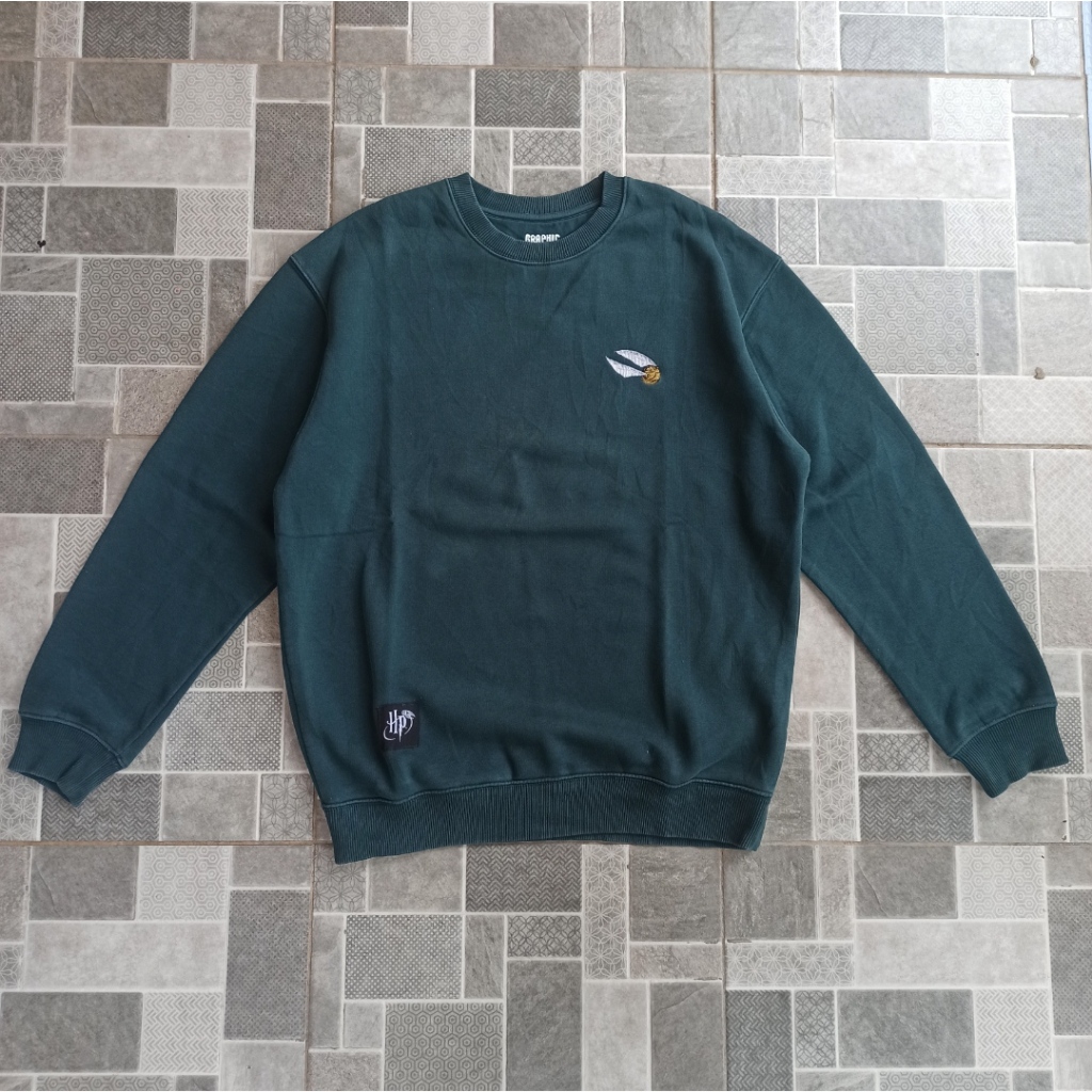 CREWNECK GRAPHIC TEE X HARRY POTTER ( SNITCH BALL )