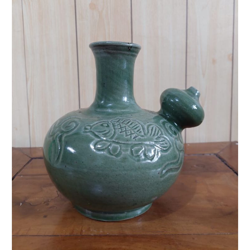 Teko antik Celadon Fish