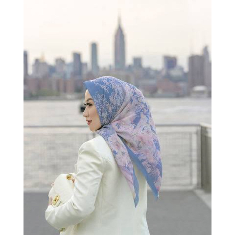 [preloved] Buttonscarves New York in Guggeinheim