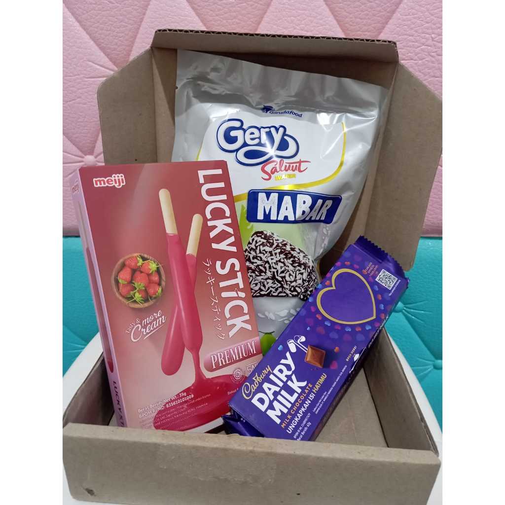 

DELUXE VALENTINE HAMPERS FREE CARD REQUEST