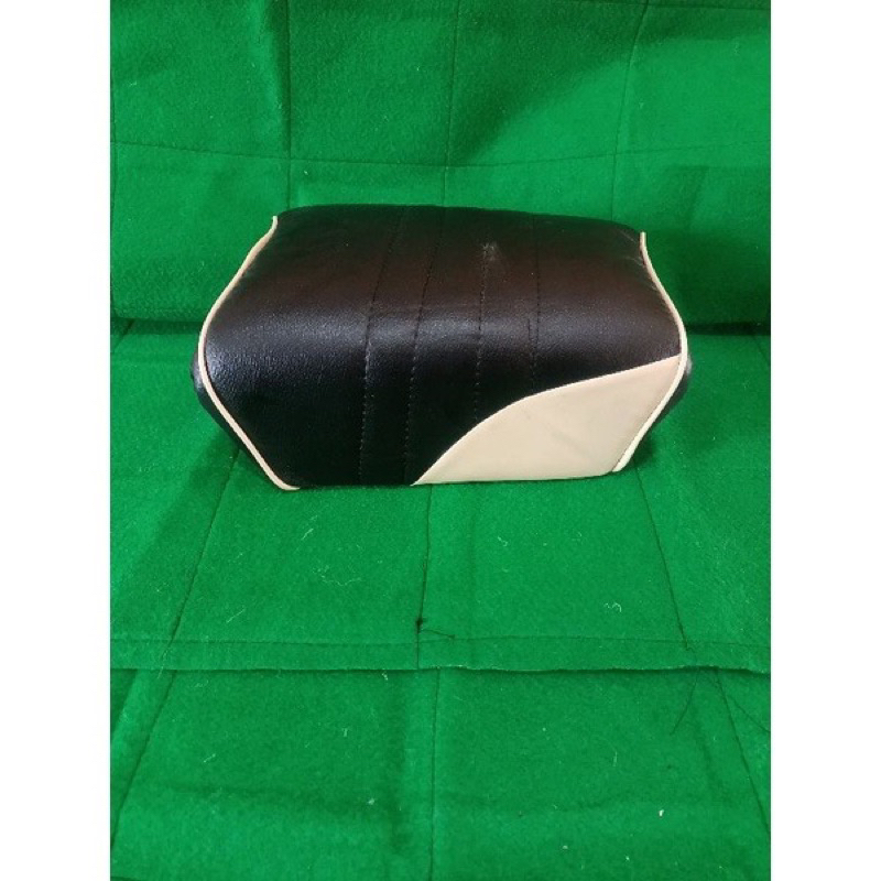 VARIASI HITAM PUTIH JOK DUDUKAN MOTOR ANAK NMAX PCX AEROX