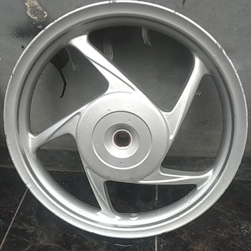 velg racing belakang Vario 110,beat,Scoopy injeksi.barang second original lepasan motor.