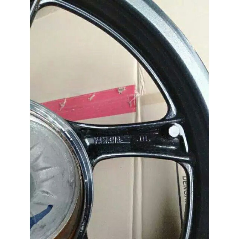 BEKAS velg belakang lebar 2.50 yamaha mio m3 fino 125 mio s mio z xeon fi original