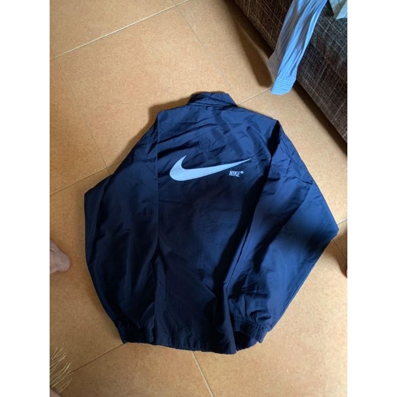 windbreaker nike big logo