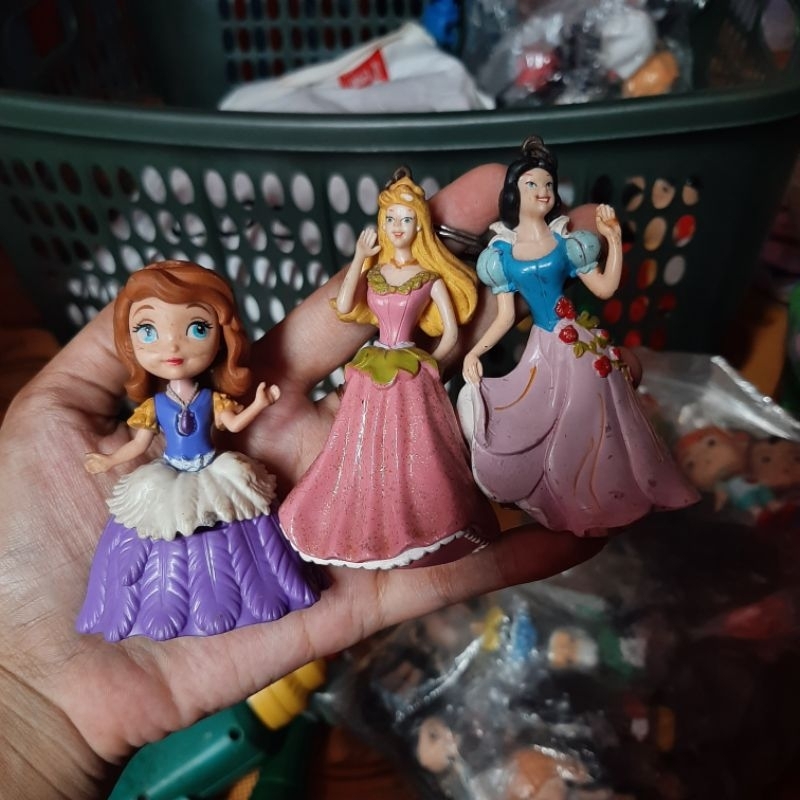mainan/ figure dikoleksi princess disney sofia the first, putri salju , aurora