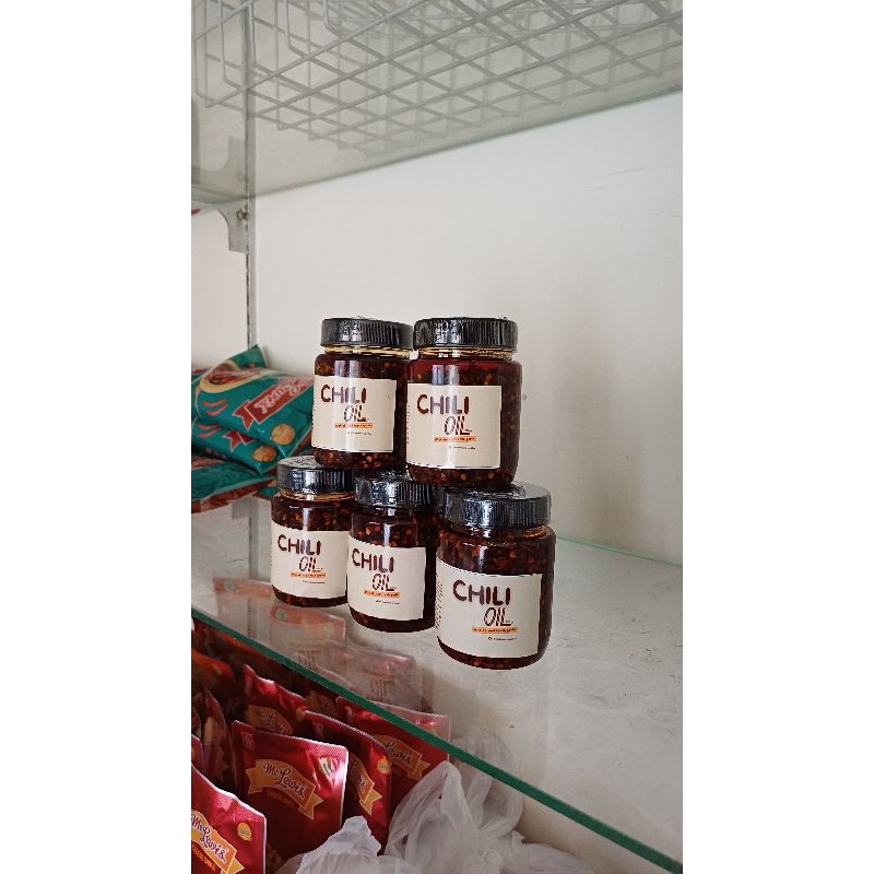 

CHILI OIL SEENAK RESTO by official.rasanyagudhas 170 gram