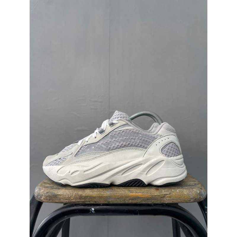 Ad1das Yeezy 700 v2