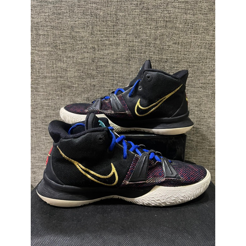 sepatu basket kyrie preloved (sz 39)