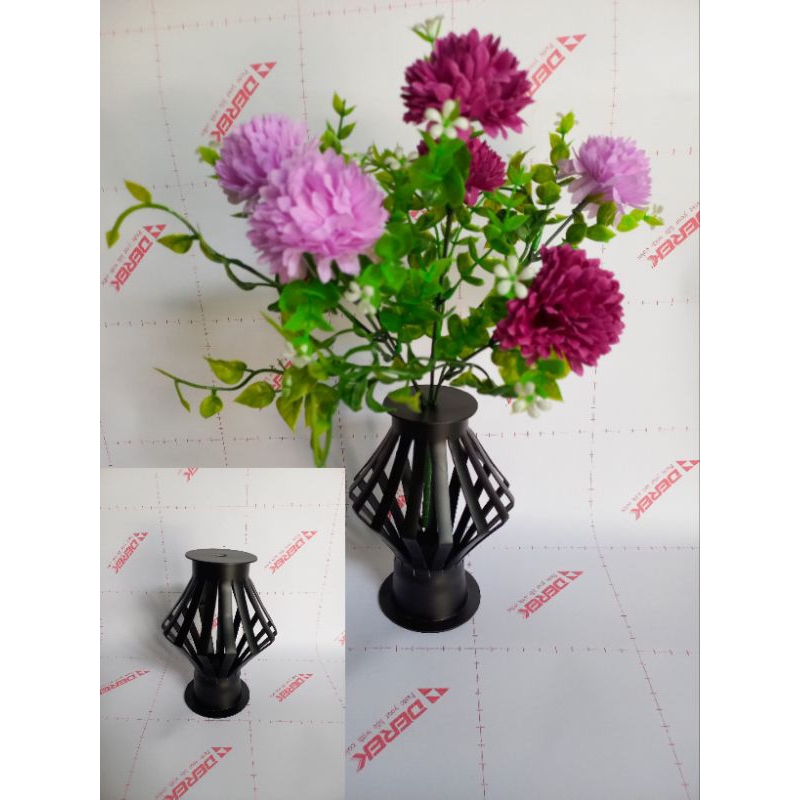 Vas bunga meja kerja ruang tamu