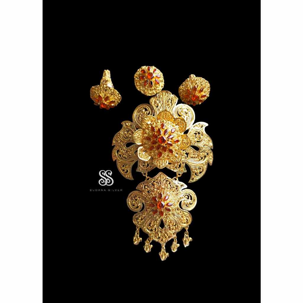 Set Bros Kebaya Alpaka Garnet Merah Kelopak Janger Aksesoris Bali