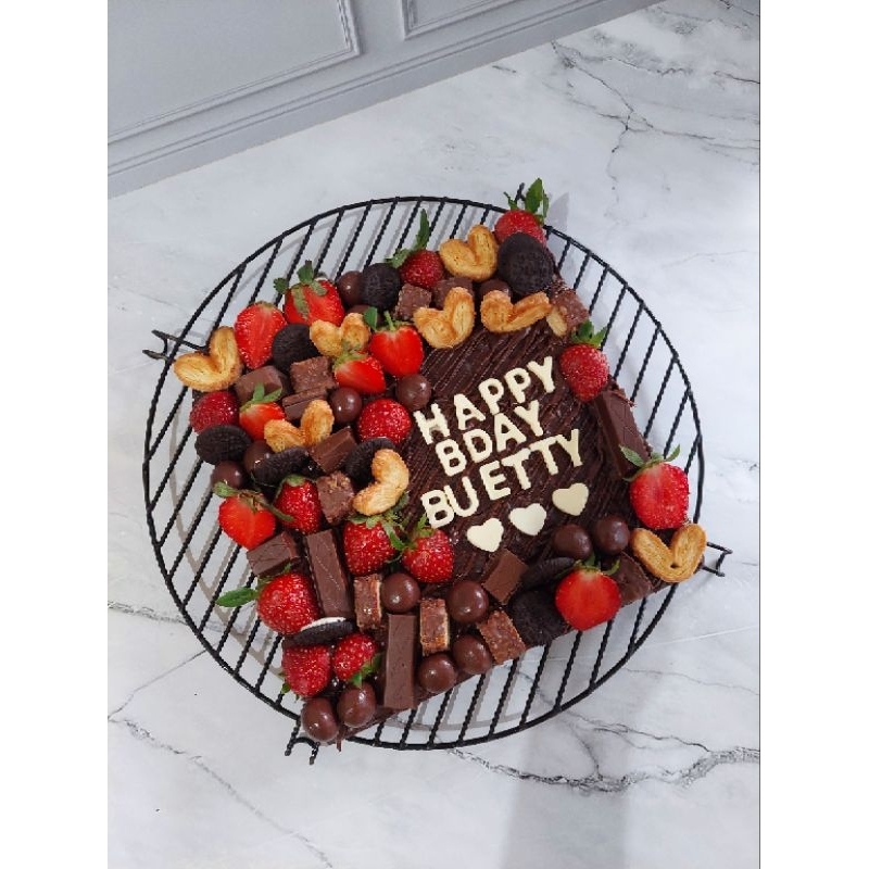 

BROWNIES HIAS 20X20CM DESAIN A