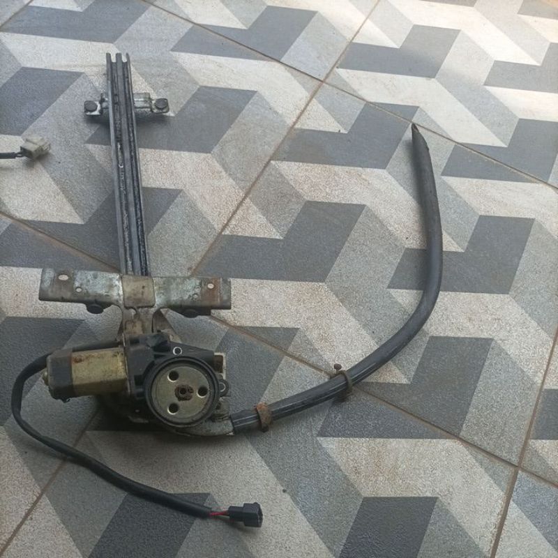 regulator power window kanan depan mazda 626 capella