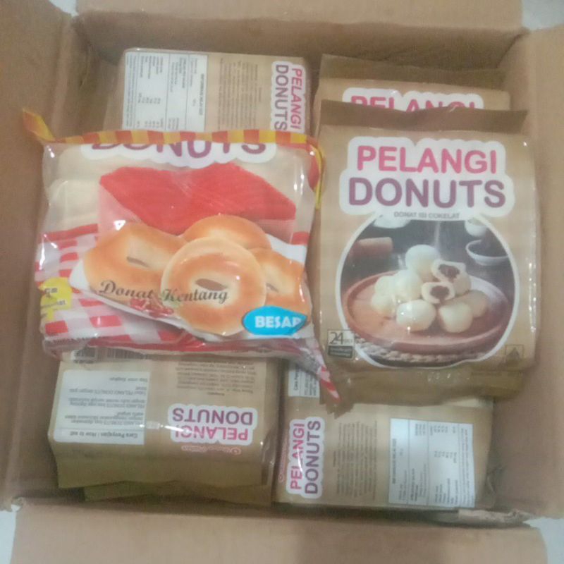 

Donuts Pelangi Besar(10)/donut pelangi isi (20)//isi coklat 24pcs